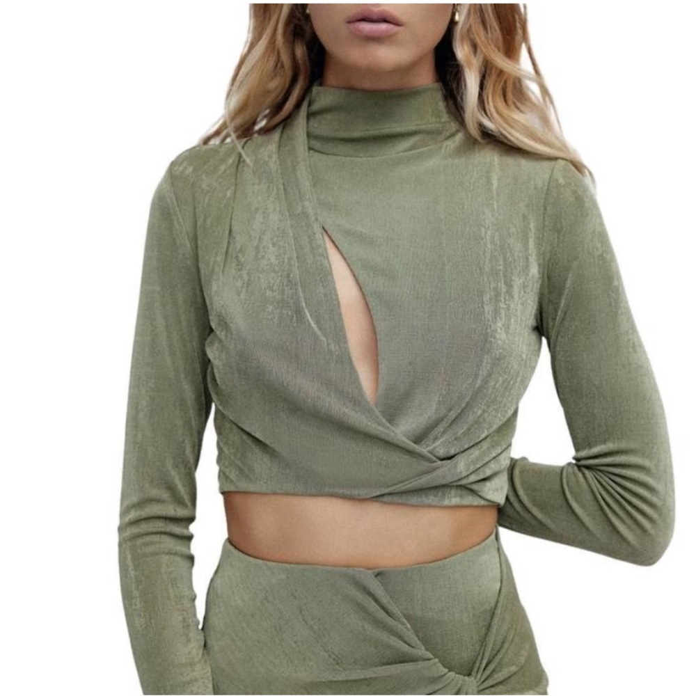 NEW SIGNIFICANT OTHER ivy top in green Olive Green Long Sleeve Wrap Crop Top 4
